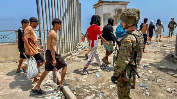 Sánchez: 37.000 de los 50.000 migrantes que entraron a Ceuta ya han regresado a Marruecos