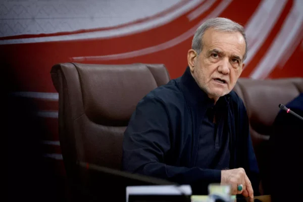 “Nunca nos quedaremos mirando tranquilamente”: Irán advierte que responderá a toda agresión armada de EEUU