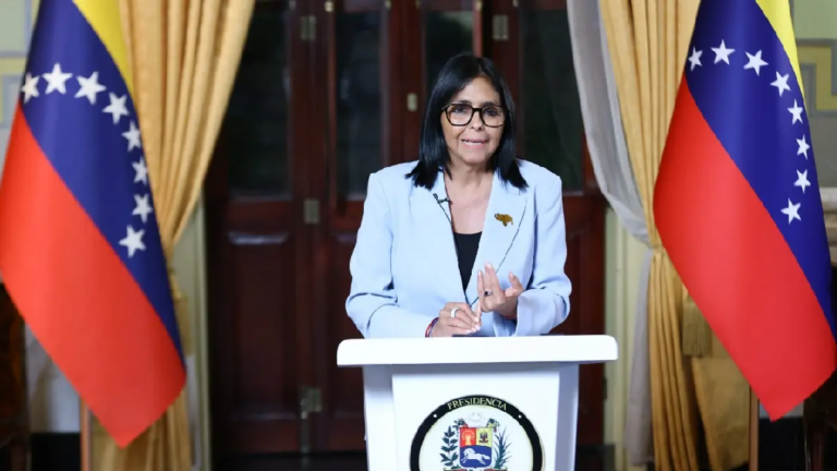 Delcy Rodríguez justifica acuerdo con Trump que permite a EEUU adueñarse de parte de sus reservas petroleras