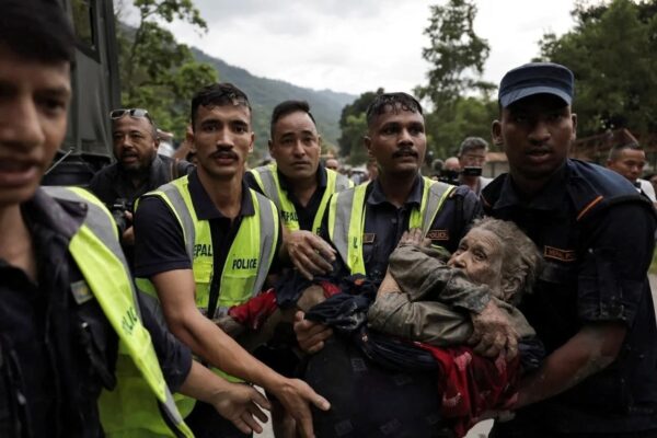 Catástrofe en Nepal por riada masiva deja centenares de muertos y desaparecidos