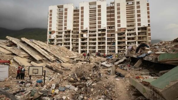 Venezuela supera los 6.100 fallecidos tras el doble terremoto del 24 de junio
