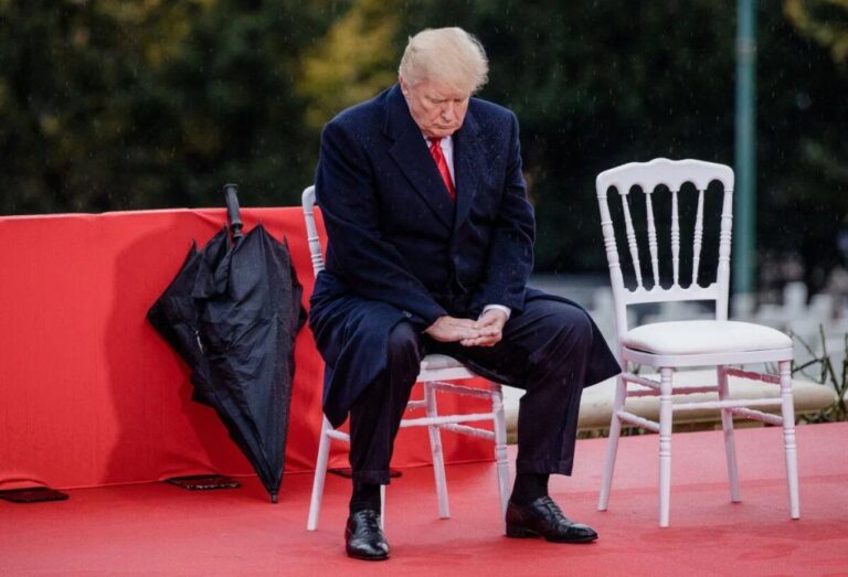 Trump disminuye su índice de aprobación al 32 por ciento, según encuesta