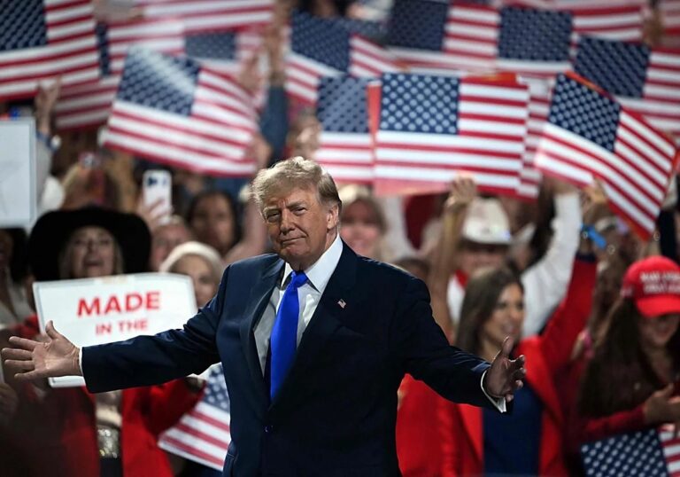 Plan Platita en EEUU: Trump promete USD 5.000 si gana las elecciones de medio término