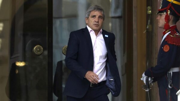 Milei se vio obligado a negar la salida de Toto Caputo: “Tenemos una relación simbiótica”