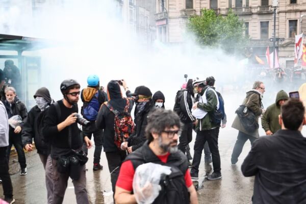 El gobierno de Milei reprimió la multitudinaria marcha por las universidades
