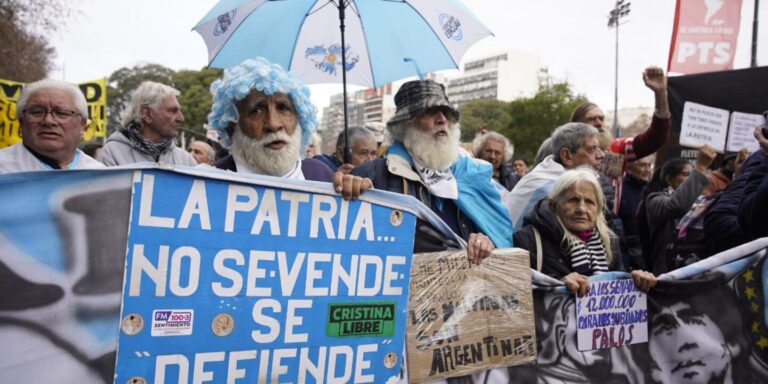 Argentina se moviliza en rechazo al fallo de la Corte Suprema sobre la Ley de Tierras