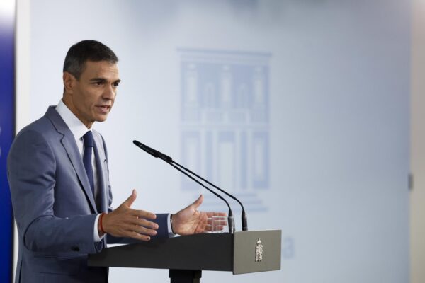 Sánchez manda los decretos de vivienda de vuelta al Parlamento: “No tiramos la toalla ni dejamos tirada a la gente”