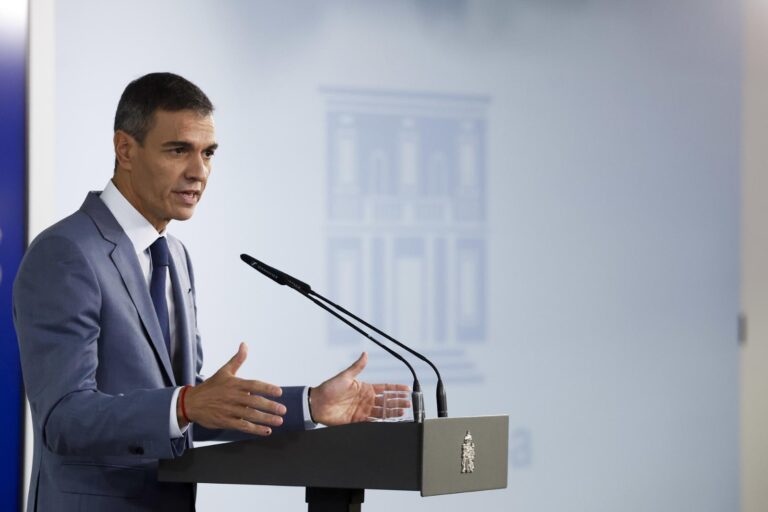 Sánchez manda los decretos de vivienda de vuelta al Parlamento: “No tiramos la toalla ni dejamos tirada a la gente”