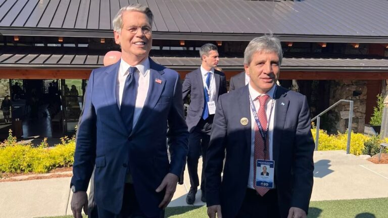Scott Bessent dijo que volvería a intervenir en Argentina si el gobierno de Javier Milei lo necesita